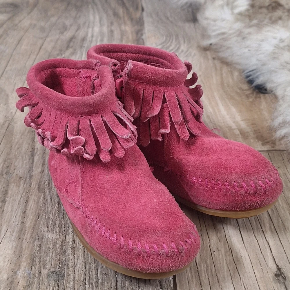Minnetonka Toddler Pink Fringe Boots Suede Moccasin Ankle Boots Size 5